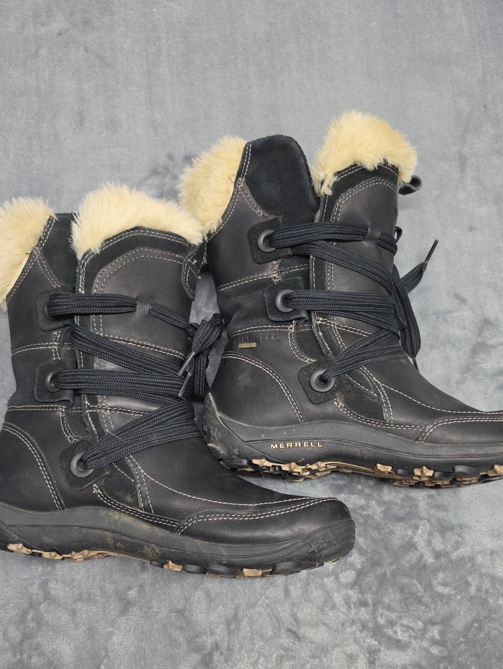 Merrell Black Leather Winter Boots with Cream Fur Collar